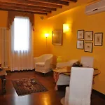 Couette-café Piazza Nova 4*
