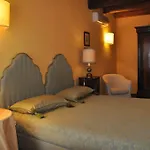 Piazza Nova 4*