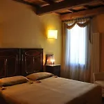 Piazza Nova Couette-café Ferrare