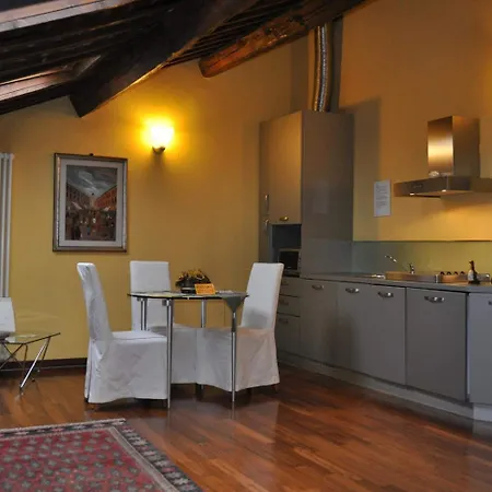 Piazza Nova Bed & Breakfast 4*