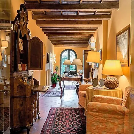 Piazza Nova Bed & Breakfast 4*