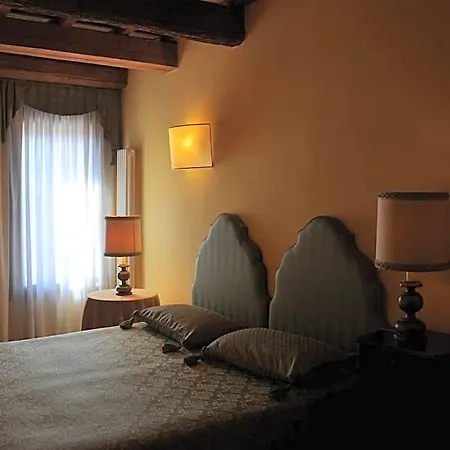 Piazza Nova 4*
