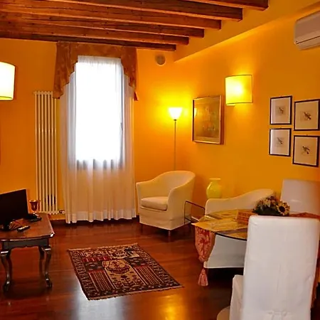 Piazza Nova 4* Ferrara