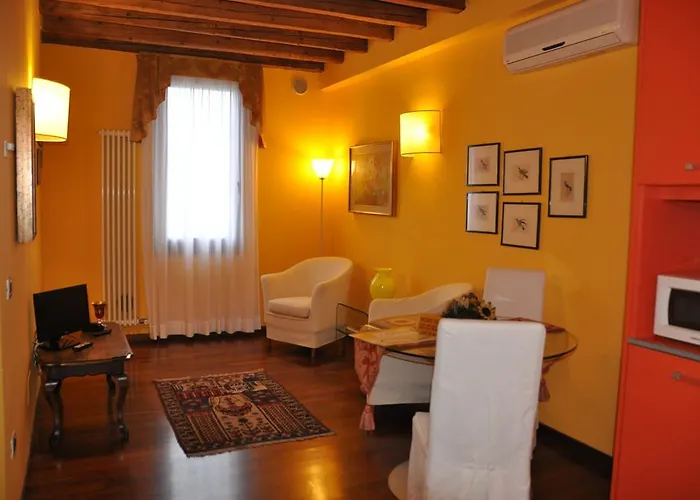 Bed & Breakfast Piazza Nova 4*