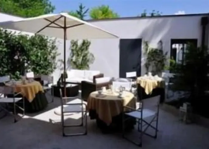 Piazza Nova Bed & Breakfast