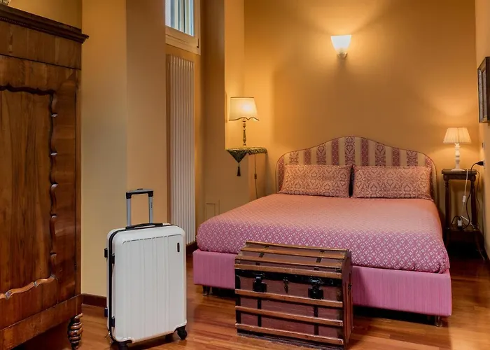 Piazza Nova 4* פררה