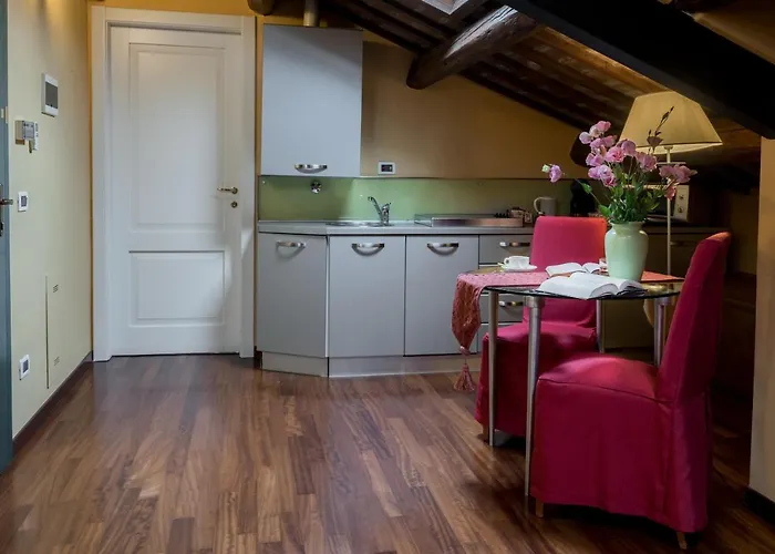 Piazza Nova Bed & Breakfast